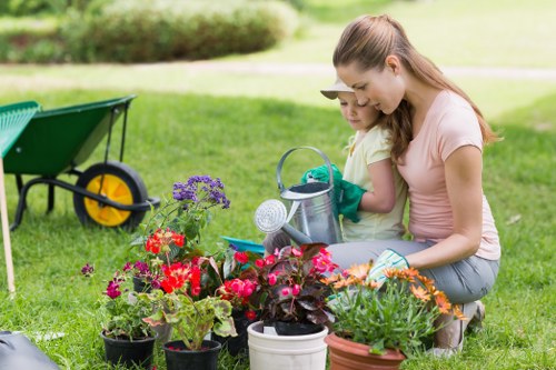 Load-based garden waste removal estimate in Bounds Green